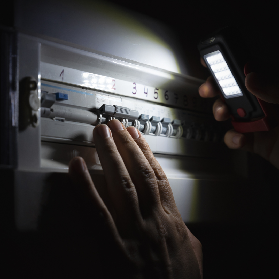 Seamless switchover during outages